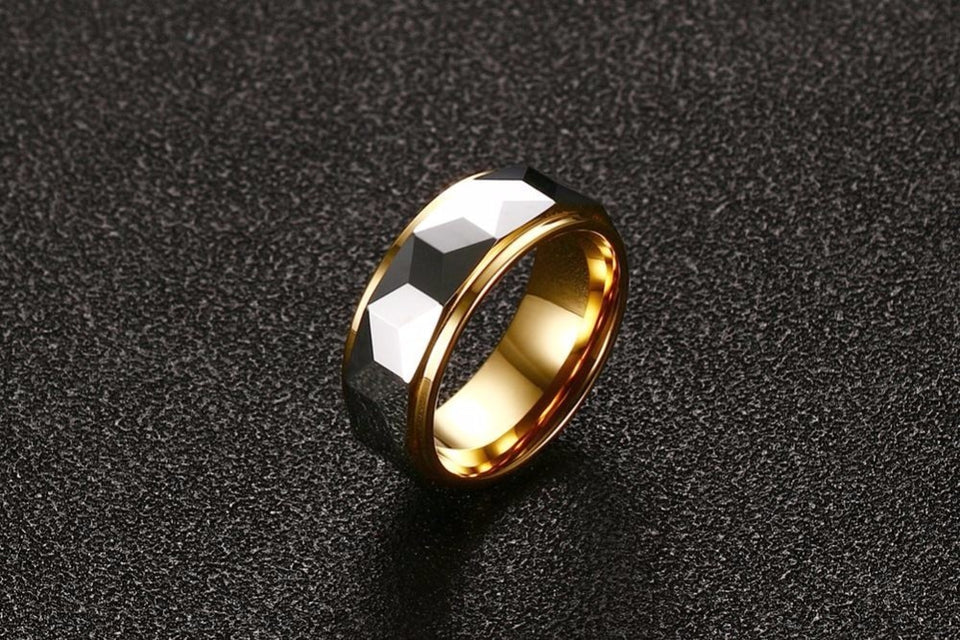 Aliança de Tungstênio com detalhes em prisma - Noivado, Casamento, Compromisso