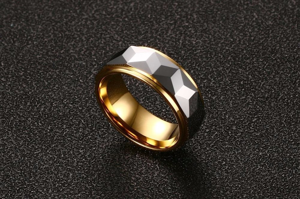 Aliança de Tungstênio com detalhes em prisma - Noivado, Casamento, Compromisso